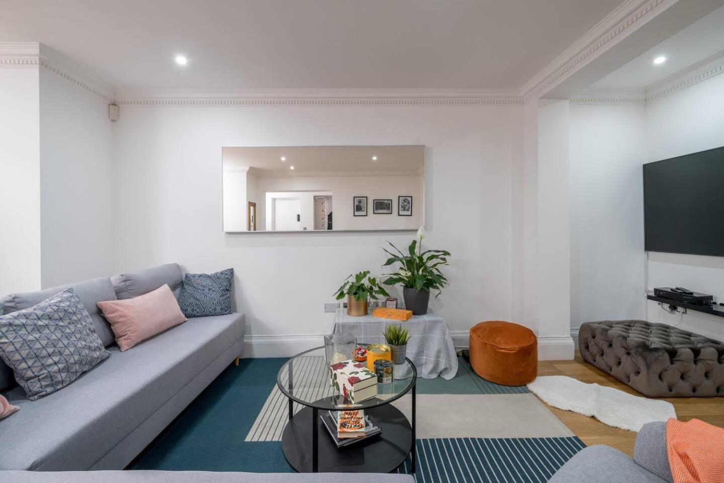 Niru Experience Luxury Boutique Garden 2Bd 2Ba Appartement Londen Buitenkant foto
