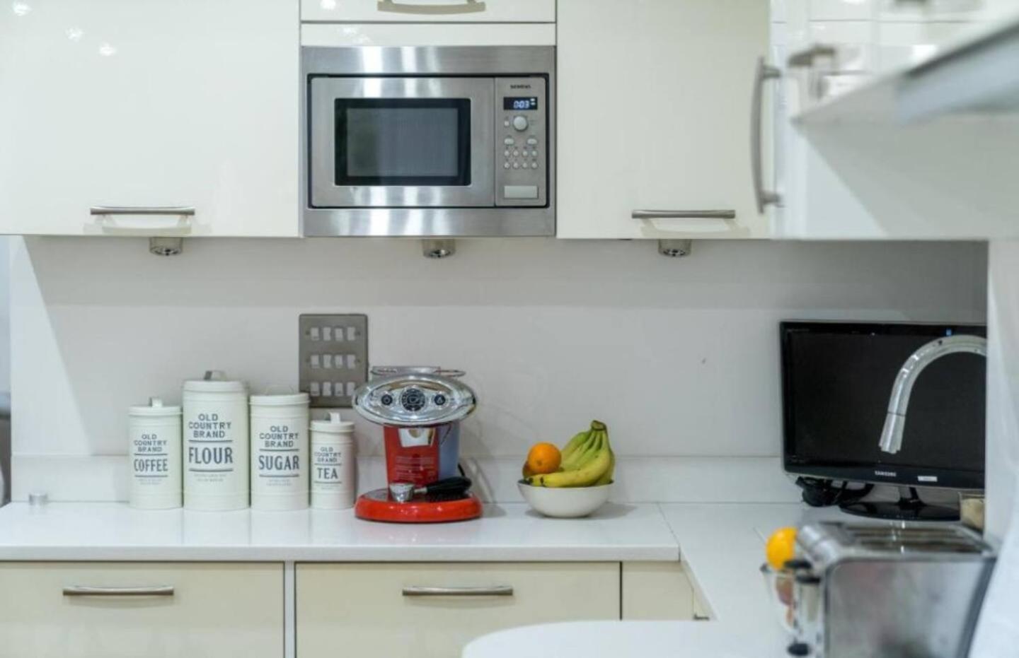 Niru Experience Luxury Boutique Garden 2Bd 2Ba Appartement Londen Buitenkant foto